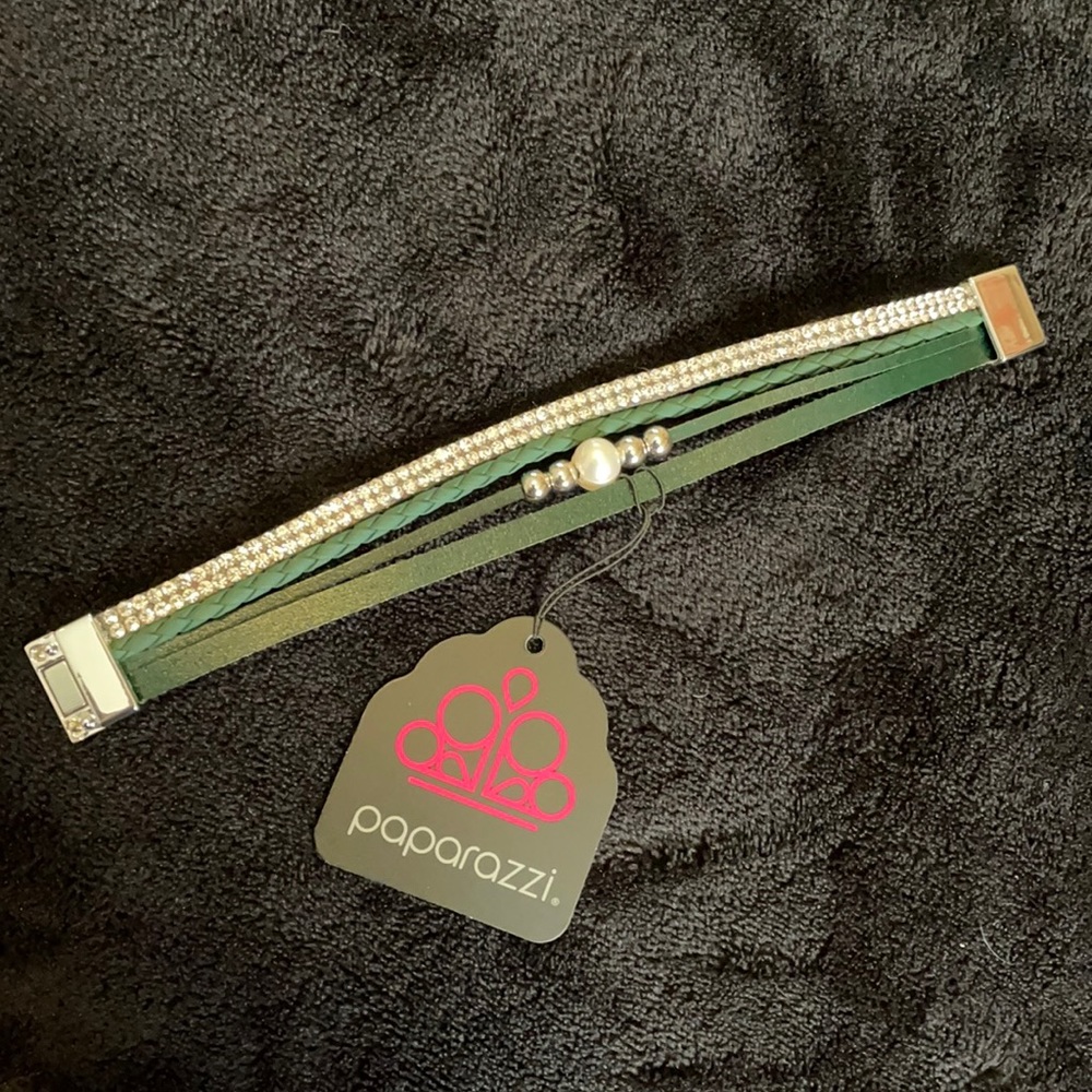 Paparazzi green bling bracelet